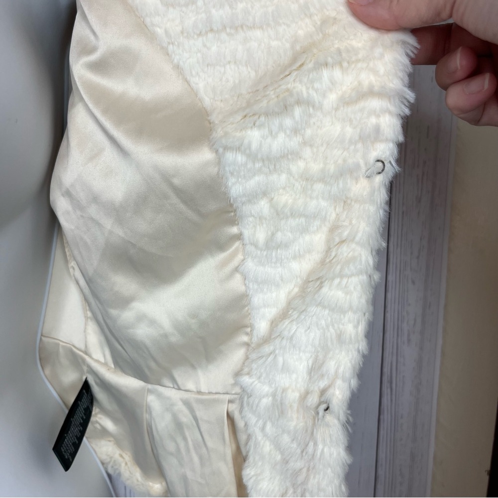 Love 21 Dressy Crop Peplum Jacket Women’s XS Ivory Fuzzy Short Sleeve Lined - Picture 7 of 8